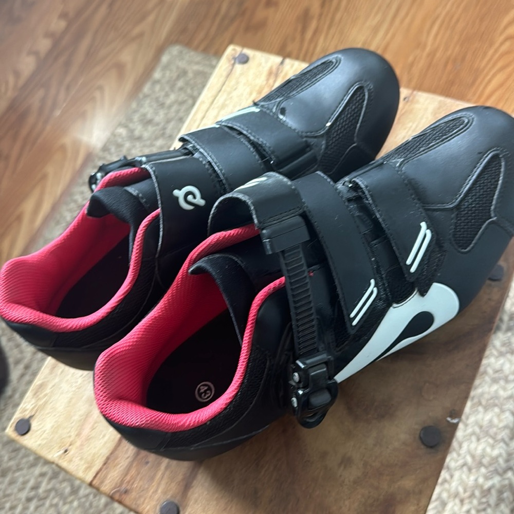 Men’s 43 Peloton bike shoes (size 9.5)